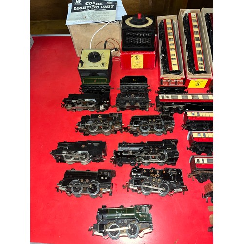 184 - large collection of vintage TTR trixx railway ana to include 8 engines , 3 boxed carriages , numerou... 