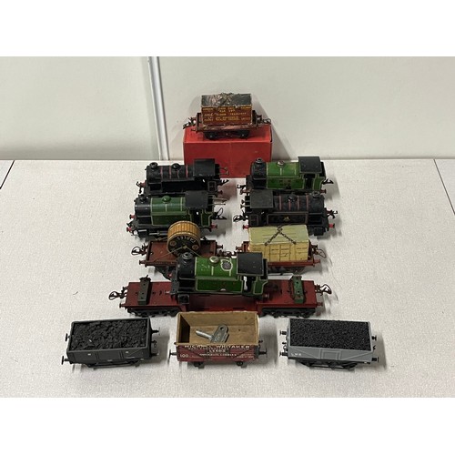 207 - collection of 4 o gauge clockwork engines , 2 x lner 460 , 2 x 3 82011 plus key boxed flat truck wit... 