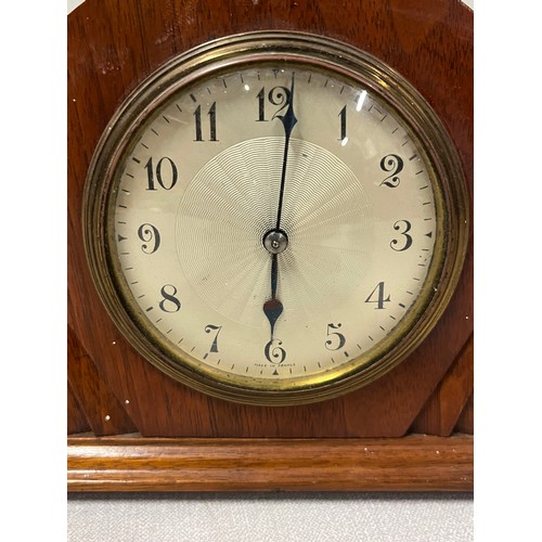 243 - 2 vintage mantle clocks