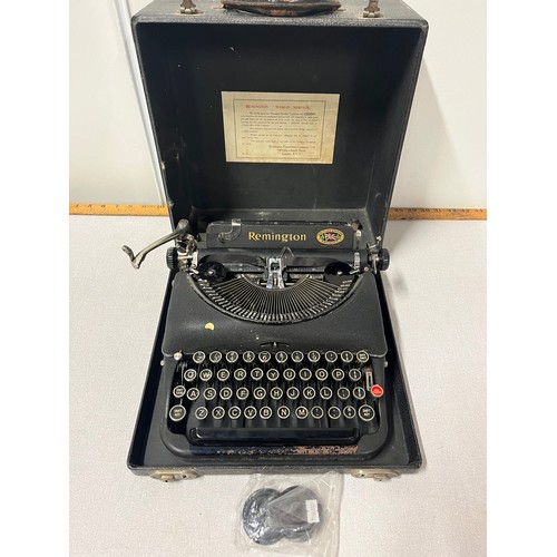 316 - Vintage Remington typewriter.