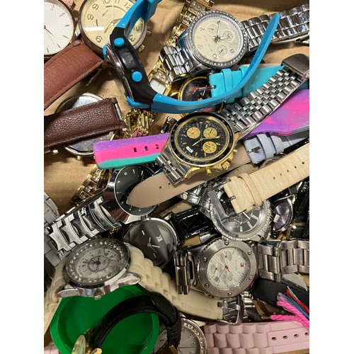 123 - 2 trays of assorted watches