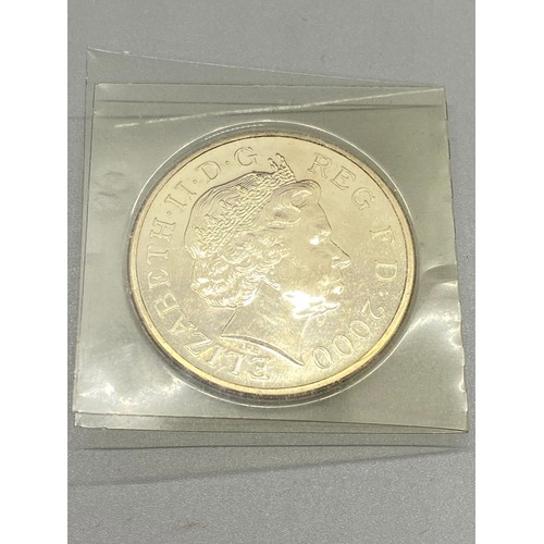 81 - silver queen mother £5 coin