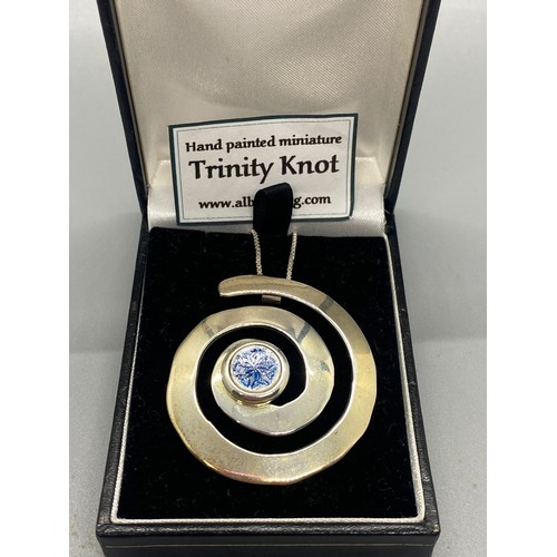 67 - silver chain & trinity knot pendant