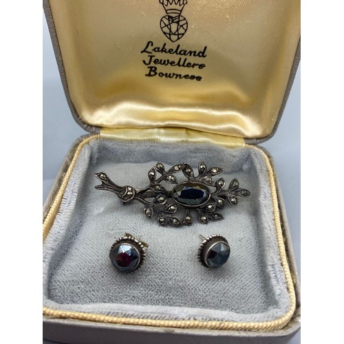 72 - Selection of silver & labradorite jewellery in orignal boxes from lakeland jewellers boness