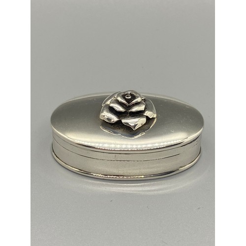 73 - hallmarked silver pillbox with rose decoration