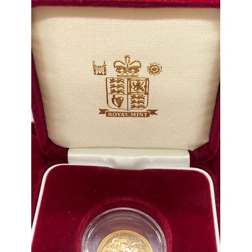 175 - 2000 boxed millennium 22ct gold half sovereign