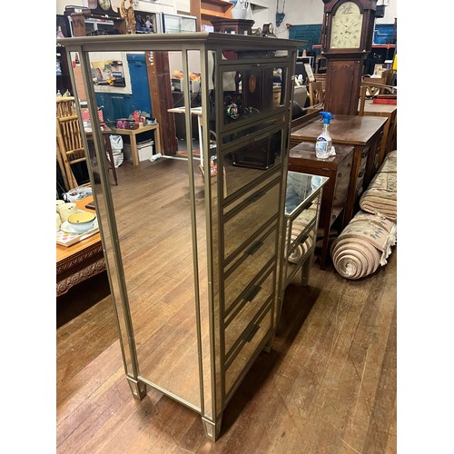 1 - 2 sets of Pottery Barn mirrored chests
Tallest 136cm