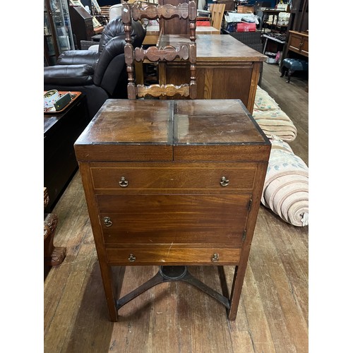 513 - Georgian mahogany night/wash stand