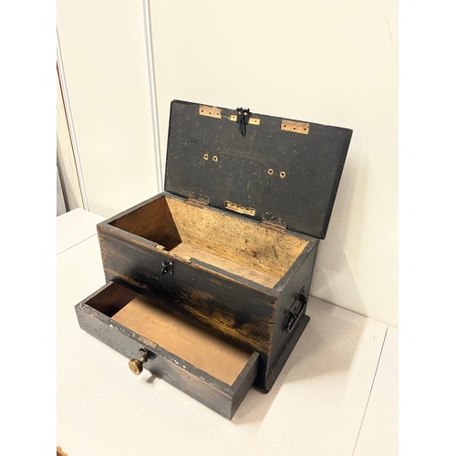 516 - Vintage deeds box with drawer.
44cm x 24cm x 25cm