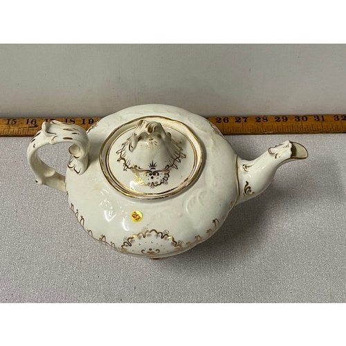 204 - Scottish Alloa teapot