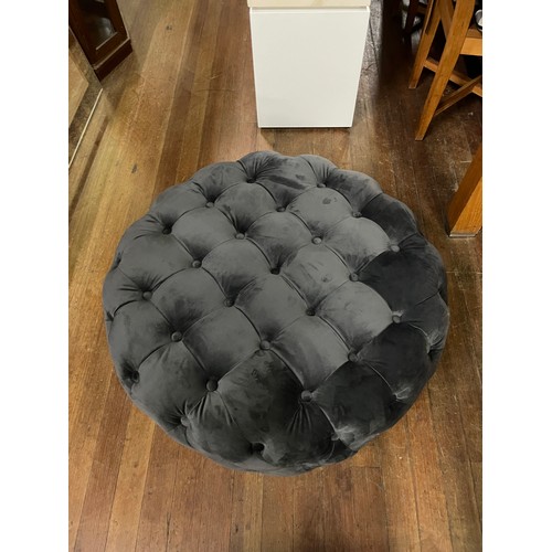 173 - Grey chesterfield style pouffe