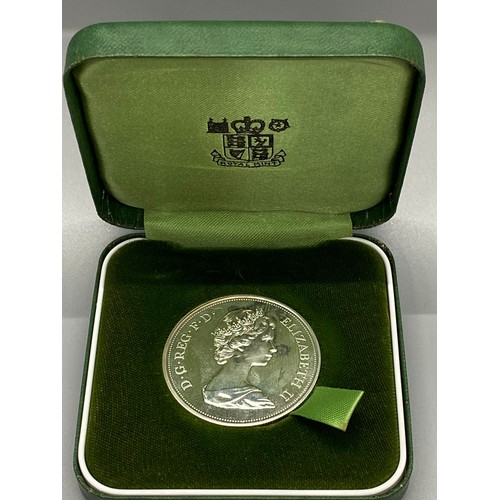 47 - 1947-72 silver wedding royal mint silver proof crown in presentation box