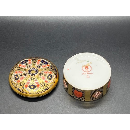 179 - Royal Crown Derby 'Old Imari' 1128 trinket box with solid gold band.
9cm diameter.