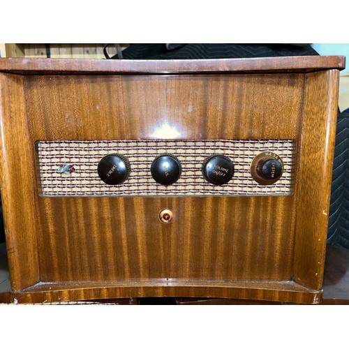 548 - Vintage Capitol wireless & speakers.