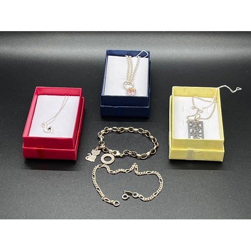 79 - Selection of silver stamped jewellery to include Chinese pendant & bracelets etc.