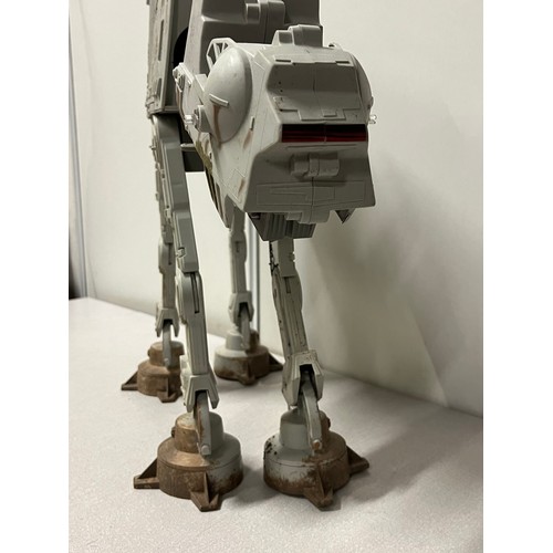 195 - star wars AT-AT walker endor hasbro 1997
muddy feet version