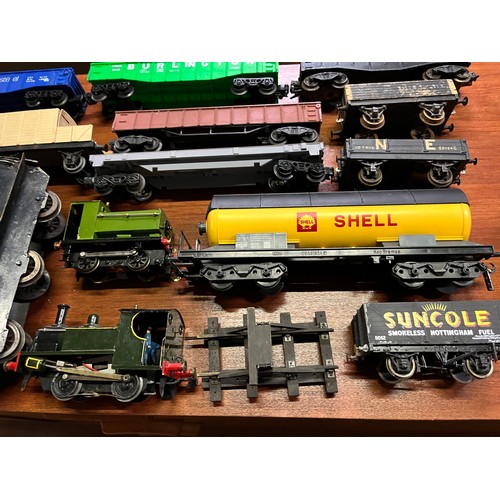 54 - Collection of O gauge engines, rolling stock with 2 model generators to include Lima, Lionel etc.