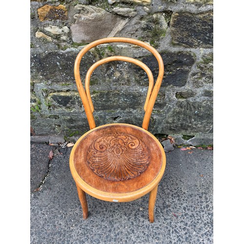 222 - Vintage Thonet style bentwood chair.