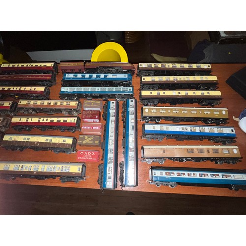 232 - Large collection of railwayana comprising 52 items to include Triang/ Hornby, Lima, Bachman, Mainlin... 