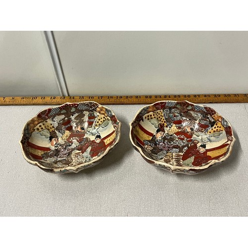 108 - a pair of antique Japanese's satsuma bowls