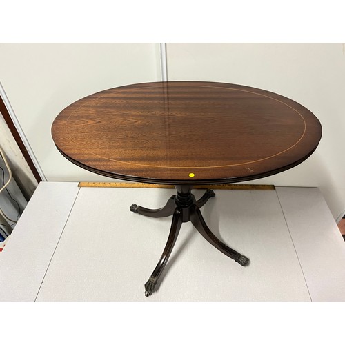 109 - small mahogany pedestal table