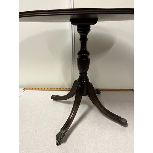 109 - small mahogany pedestal table