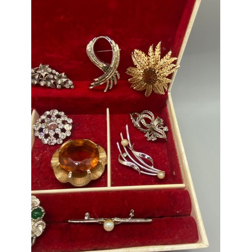 242 - jewellery box with collection of vintage brooches