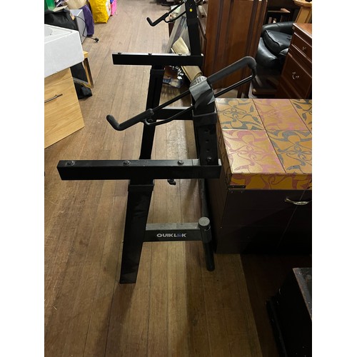 363 - quiklok keyboard stand