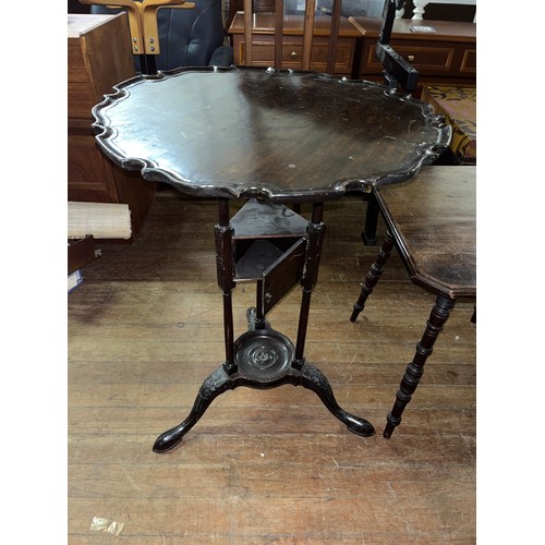 368 - arts & craft gallery table with turned legs along with pie crust end table