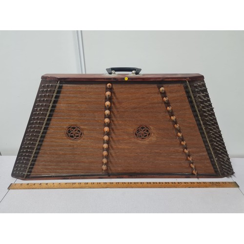 59 - Large vintage dulcimer.