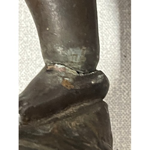 66 - Art deco 'L'Amour Vagabond' Par Bruchon spelter table lamp with marble base, Damage to ankle see pic... 