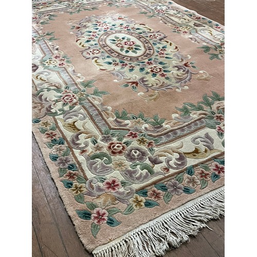 50 - Extra large 100% wool rug 9ft 10