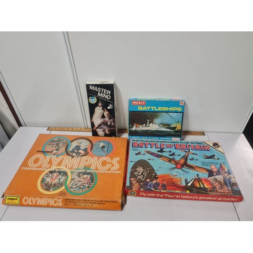 467 - Selection of vintage games to include Battle of Britain etc