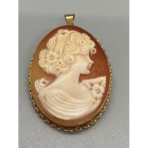 41 - large 9ct gold cameo pendant
4cm l