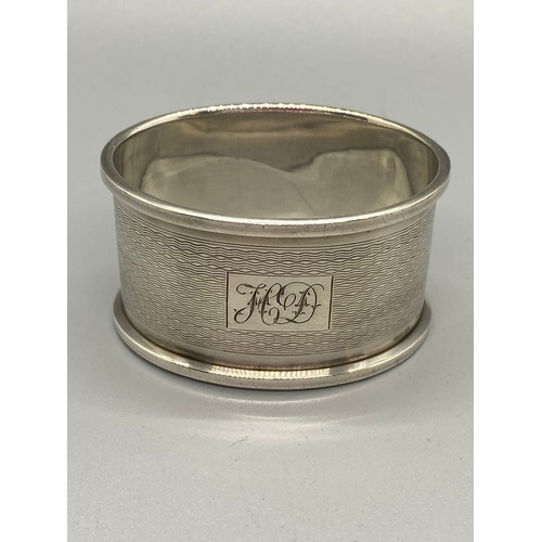 29 - 2 x hallmarked silver napkin rings. 14g