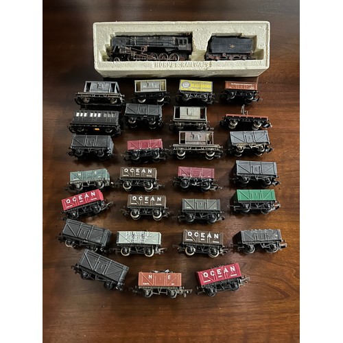 170 - Railwayana collection comprising of Hornby engine and coal wagon - also to include 28 items of rolli... 