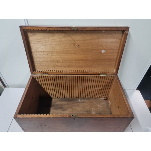 92 - Vintage wooden storage box/trunk.