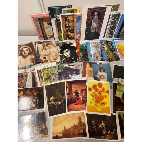 113 - Large collection of vintage postcards.