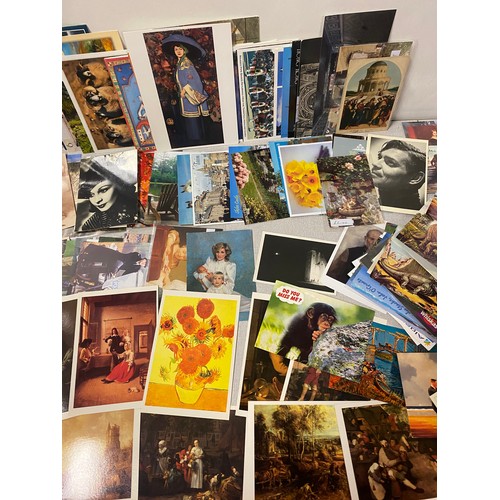 113 - Large collection of vintage postcards.