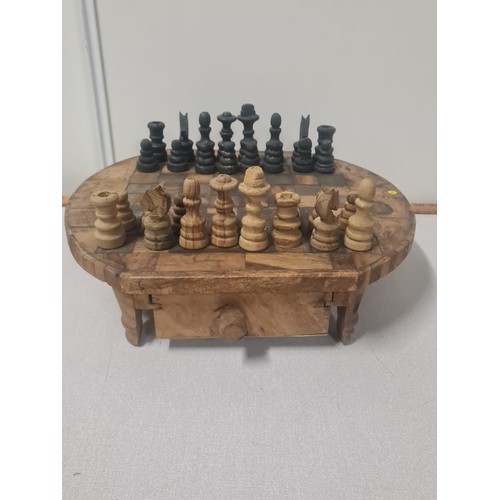 323 - Vintage chess board with 2 drawers & chess pieces.