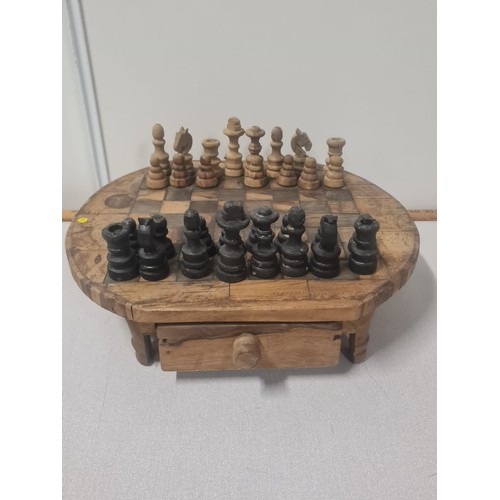 323 - Vintage chess board with 2 drawers & chess pieces.