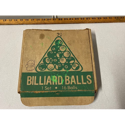 17 - set of vintage billiard balls in original box