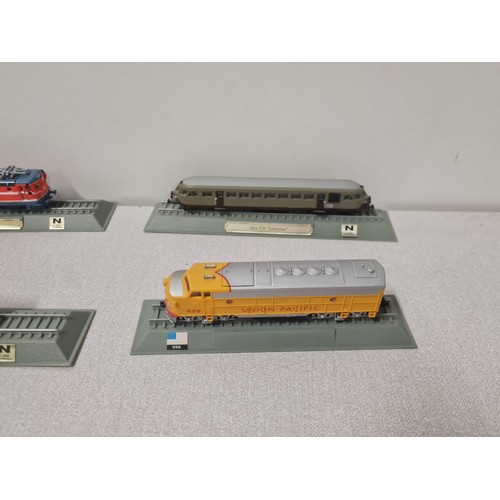 189 - Collection of 7 model trains to include Kiha 81 series, Union Pacific and Via Rail LRC etc.