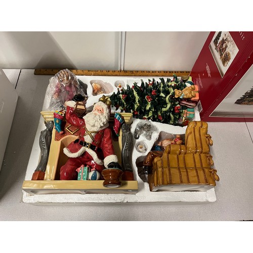 165 - New Porcelain Santa's visit figures 'La visite du pere noel' complete 'Kirkland Signature'
Tree is 3... 