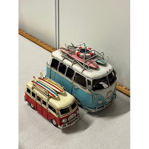 211 - 2 x tin plate Volkswagen vans
Largest 20cm x 14cm