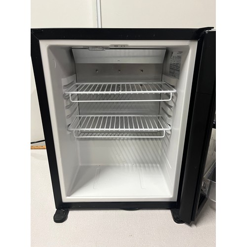 332 - Mini bar fridge