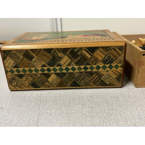 25 - Vintage puzzle box & chess set.