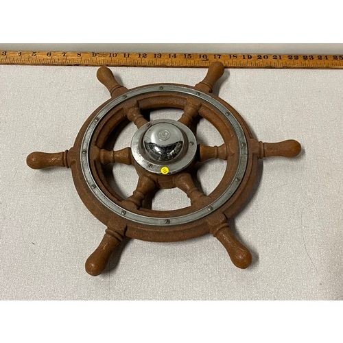 92 - original wooden boat steering wheel
40cm l