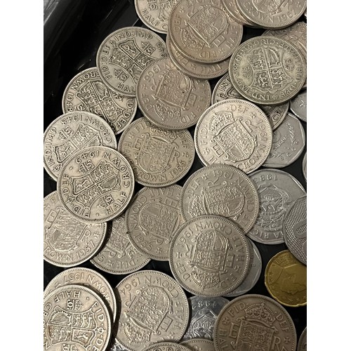 30C - Large collection of world coins & notes to include half crowns, half & quarter dollars etc