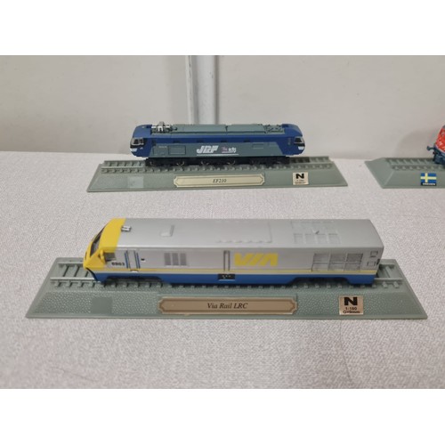 189 - Collection of 7 model trains to include Kiha 81 series, Union Pacific and Via Rail LRC etc.